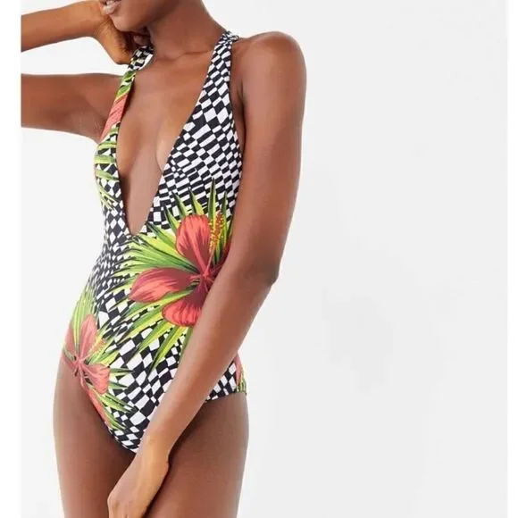 Out from Under One Piece Swimsuit Size Medium - Picture 10 of 10